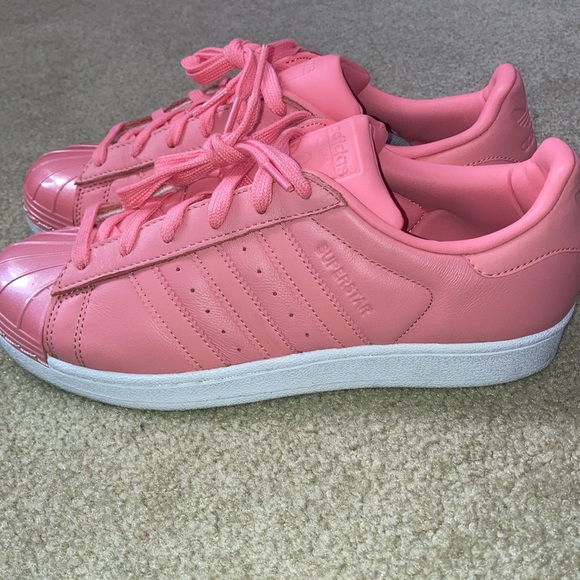 Women’s pink/salmon colored adidas tennis shoes size 8 - Picture 3 of 9